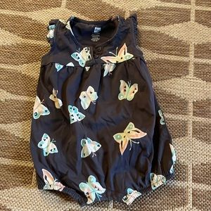 🌷Tea Collection-Baby Butterfly Romper. 12-18 months